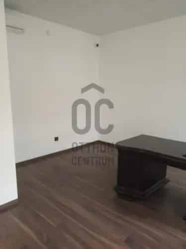 Szekszárdi kiadó kereskedelmi ingatlan, UZ015223