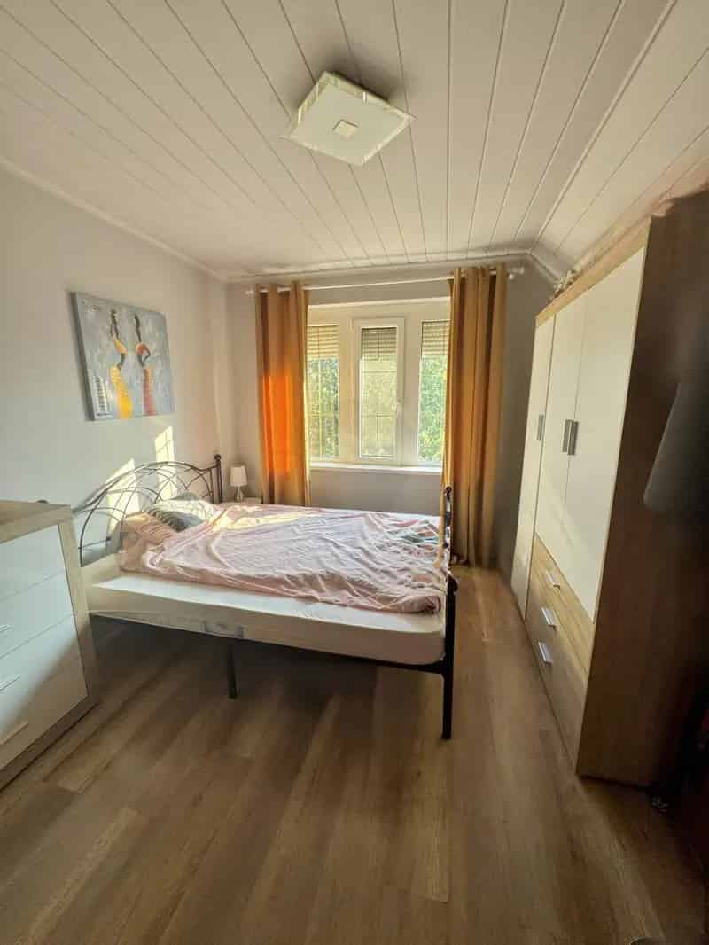 Ház Kiadó , Gödöllői járás, Közép-Magyarország
