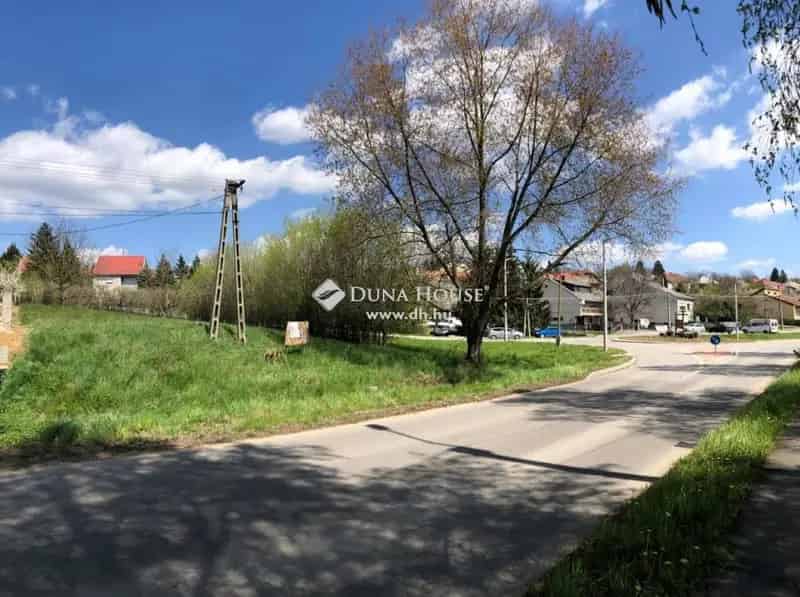 Telek Eladó , Komló, Dunántúl