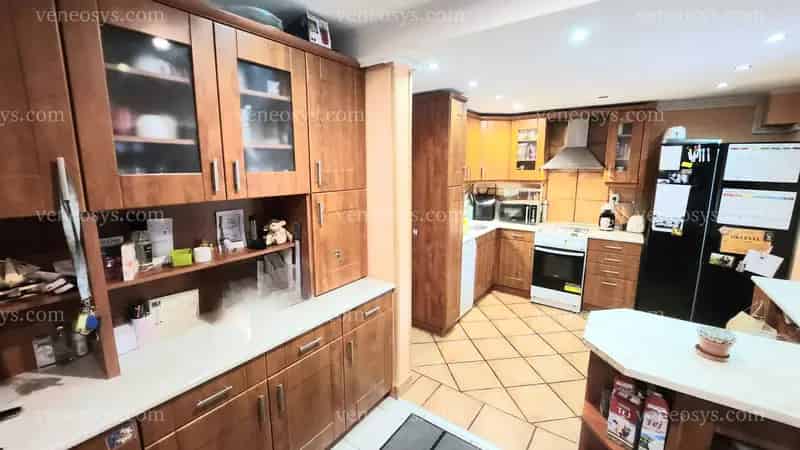 Szigethalmon eladó modern, könnyűszerkezetes családi ház kiváló felszereltséggel!