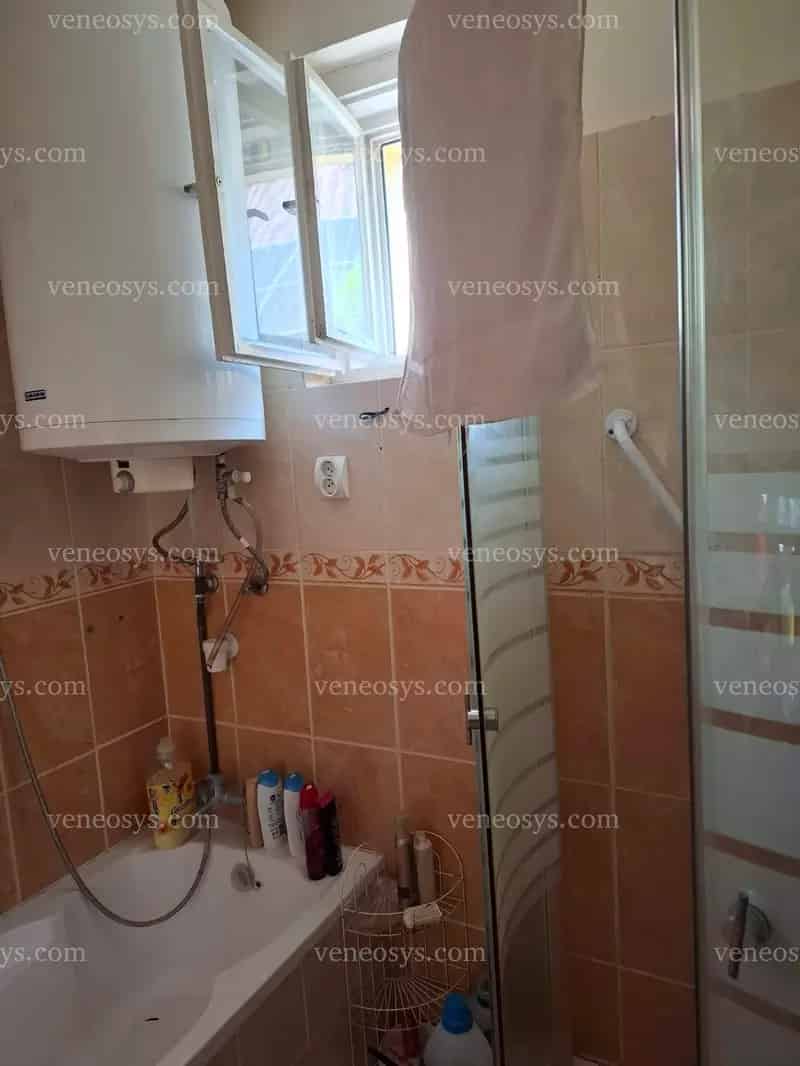 Eladó felújítandó családi ház Encs belvárosában – nagy lehetőségek, kiváló elhelyezkedés!