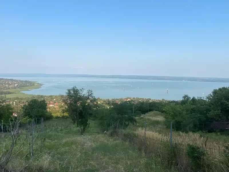 Eladó balatoni panorámás badacsonyi telek