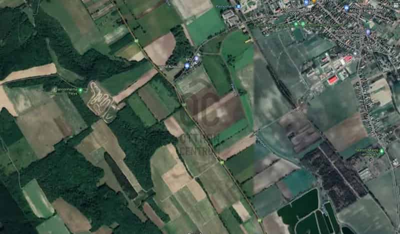 Pannonhalmai eladó telek, T031111