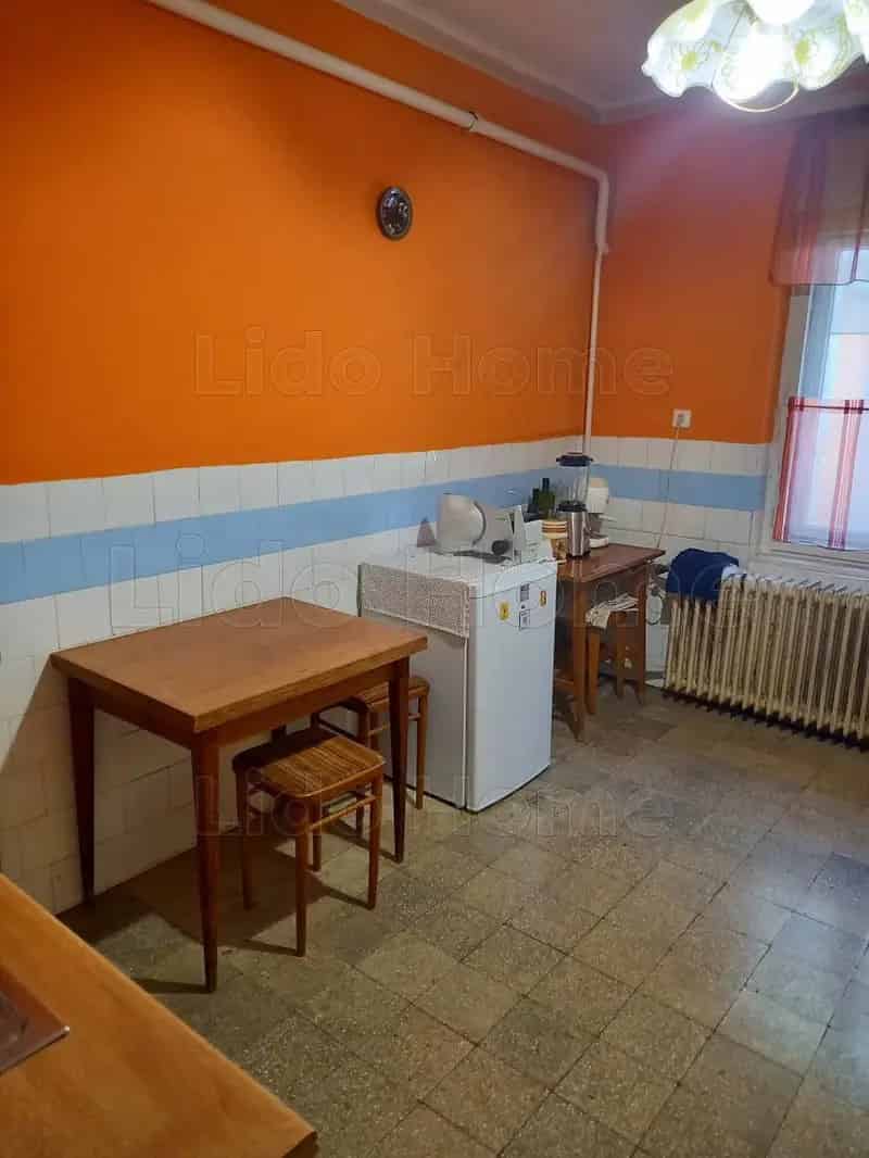 Ház Kiadó , Veszprémi járás, Dunántúl
