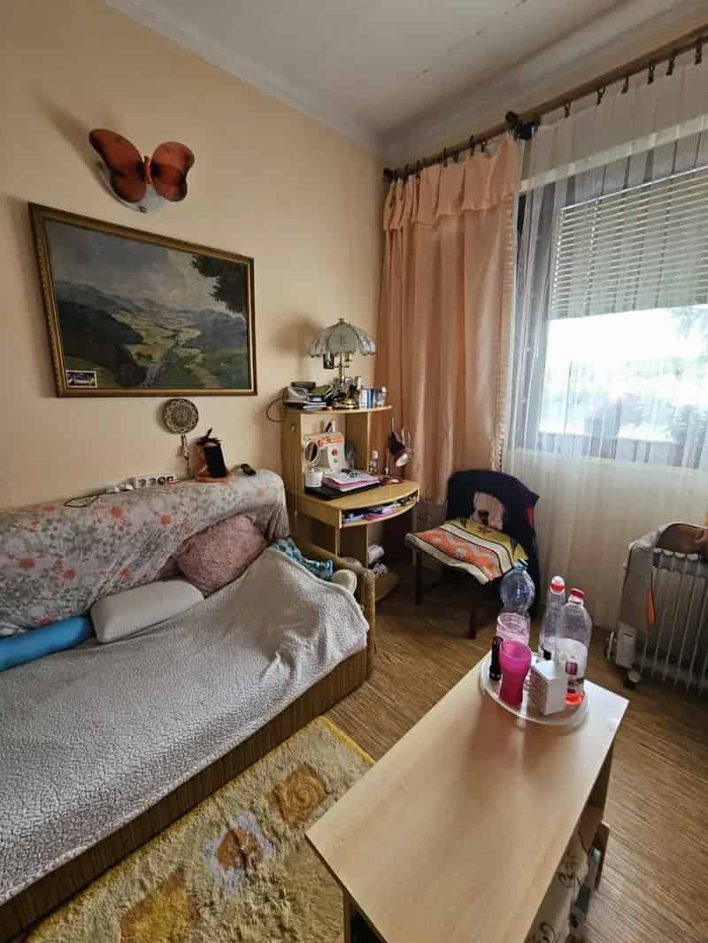 Ház Kiadó , Pápai járás, Dunántúl