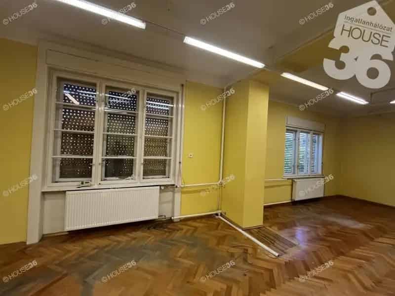 Ház Kiadó , Kalocsai járás, Alföld és Észak