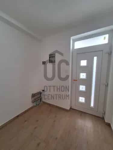 Albertirsai eladó újépítésű lakás, U0048088