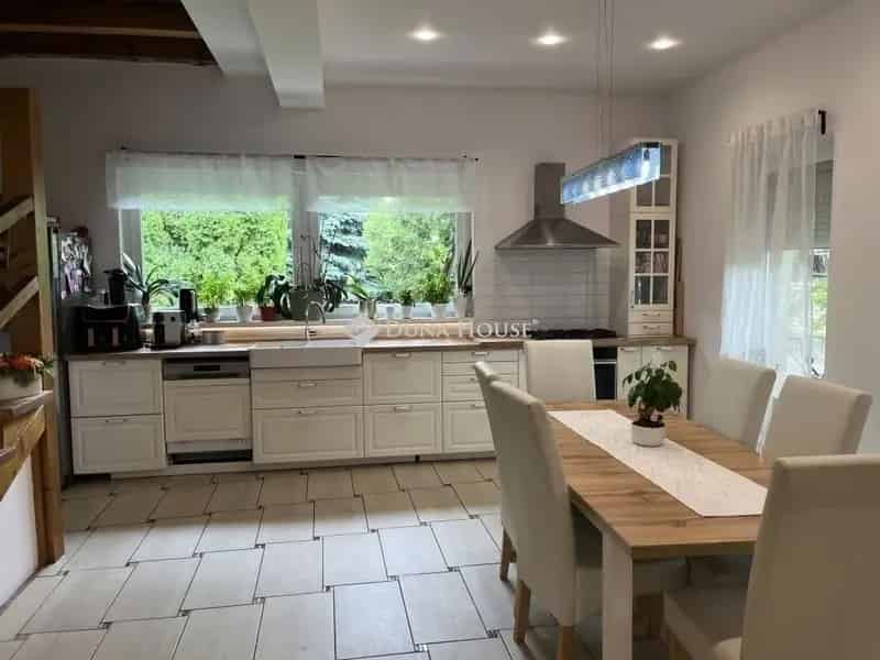 Ház Kiadó , Dunakeszi járás, Közép-Magyarország