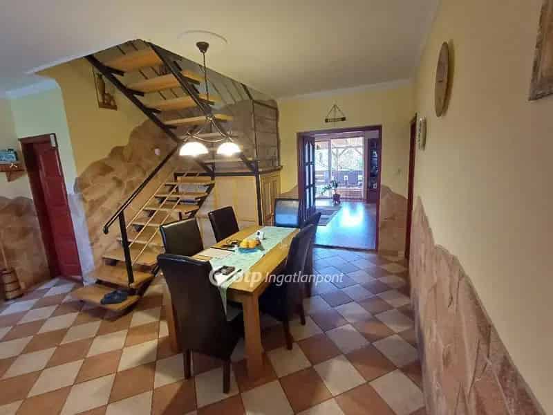 Ház Kiadó , Tiszaújvárosi járás, Alföld és Észak
