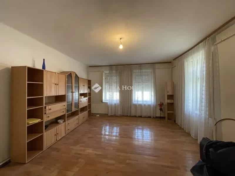 Ház Kiadó , Esztergomi járás, Dunántúl