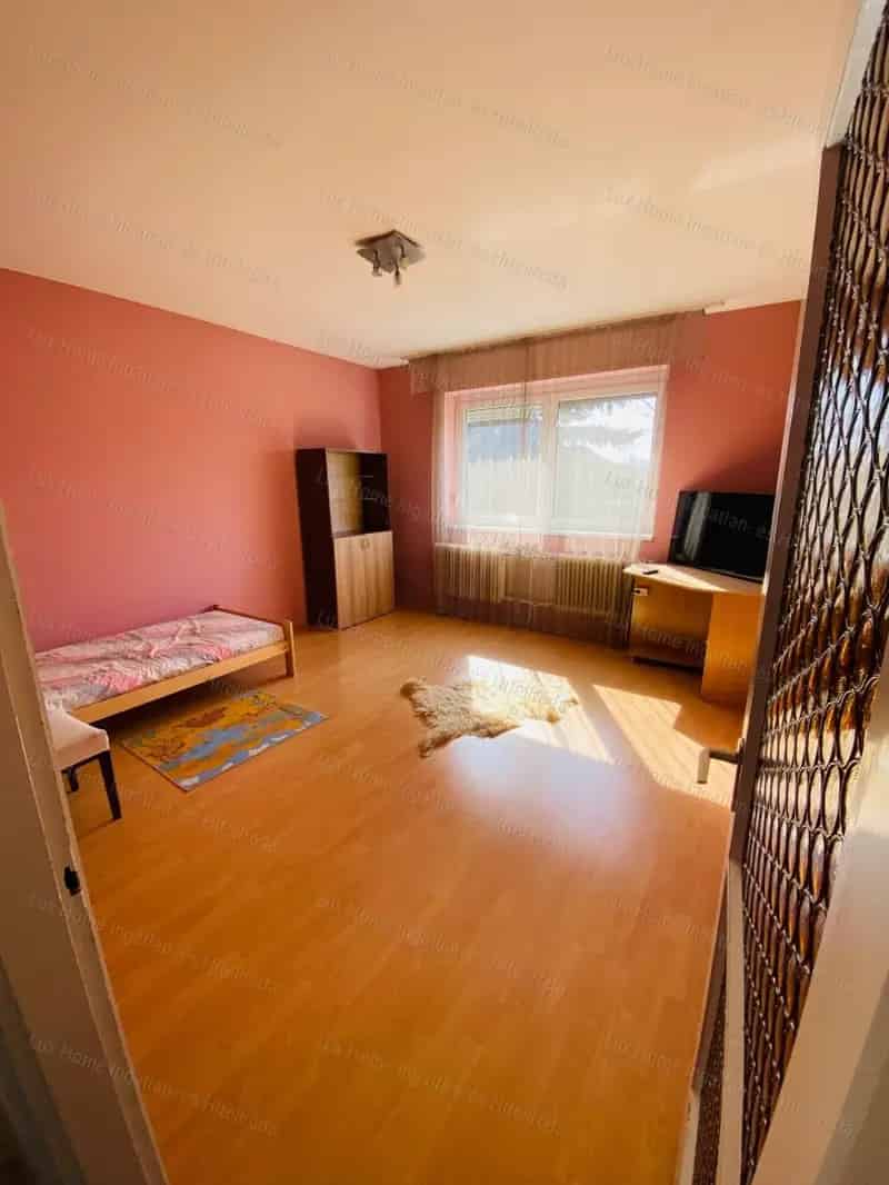 Ház Kiadó , Komáromi járás, Dunántúl