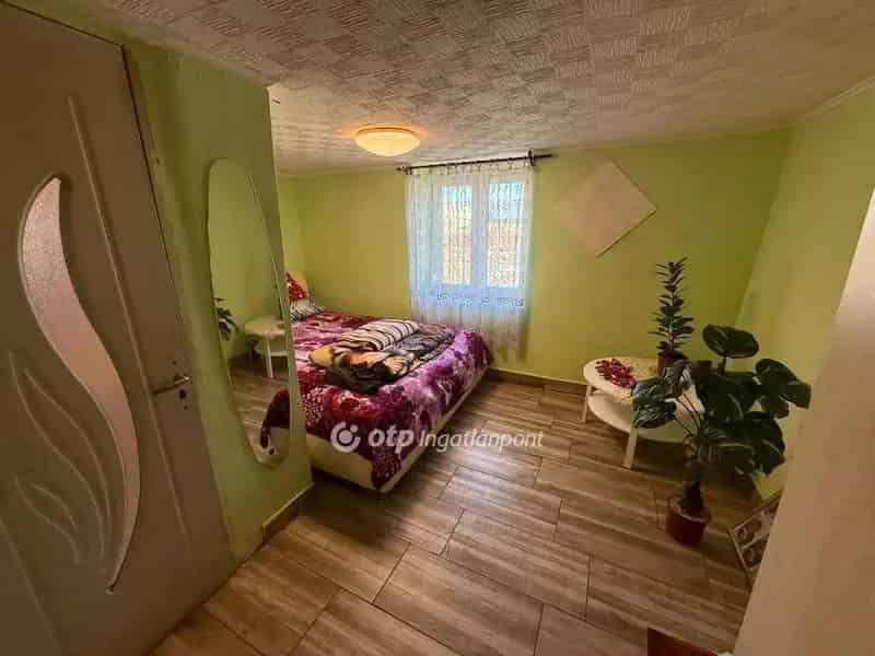 Ház Kiadó , Debreceni járás, Alföld és Észak
