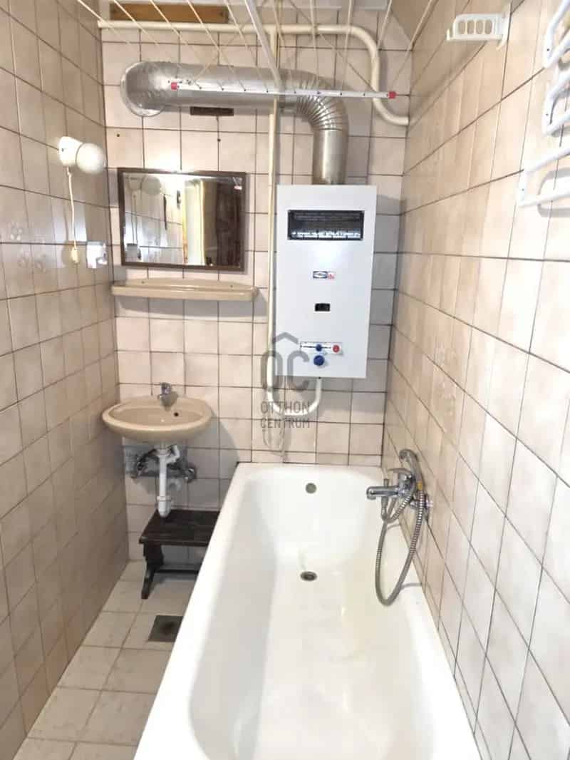 Ház Kiadó , Pilisvörösvári járás, Közép-Magyarország