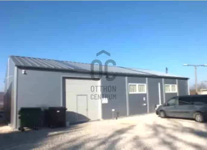 Környei eladó kereskedelmi ingatlan, UZ017907