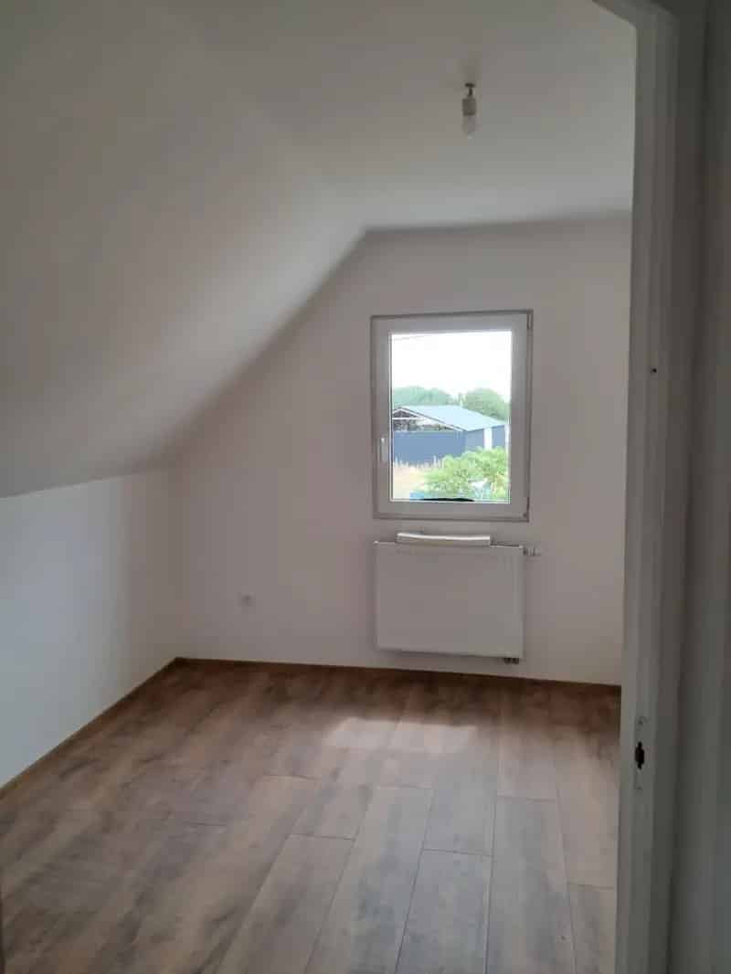 Ház Kiadó , Bicskei járás, Dunántúl