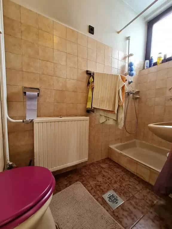 Ház Kiadó , Budapest, Közép-Magyarország