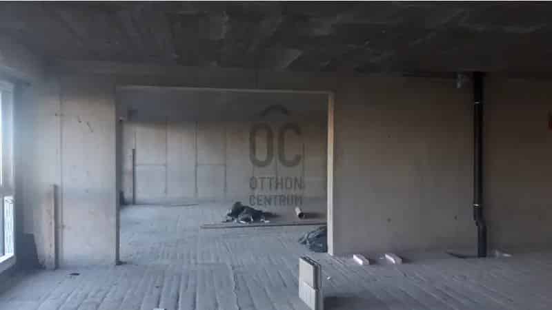 Győri eladó kereskedelmi ingatlan, UZ018190