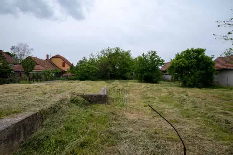Nádudvari eladó telek, T035978