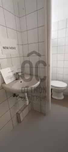 Szabadbattyáni eladó kereskedelmi ingatlan, UZ018140