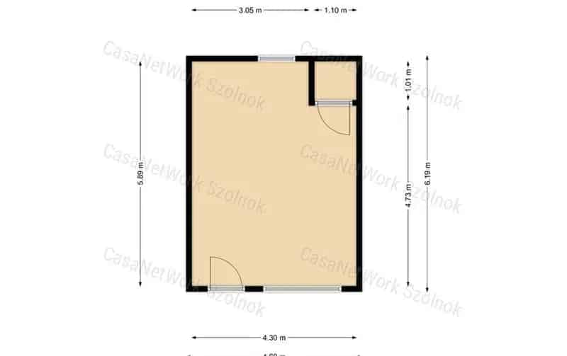 20 m2-es Felújított Üzlethelyiség Eladó Kunszentmártonban