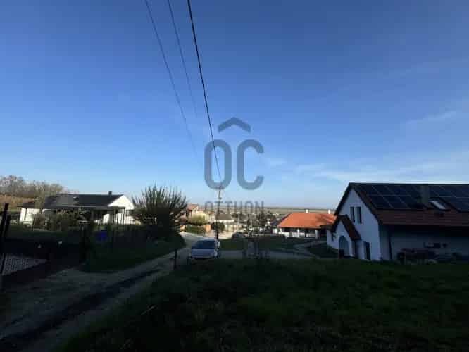 Győrújbaráti eladó telek, T039131