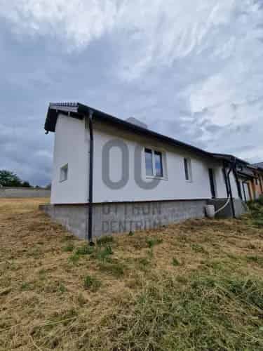 Tordasi eladó újépítésű ikerház, U0048323
