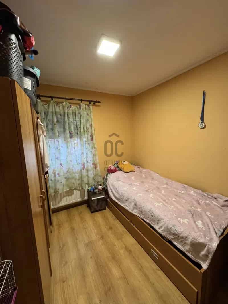 Ház Kiadó , Komáromi járás, Dunántúl