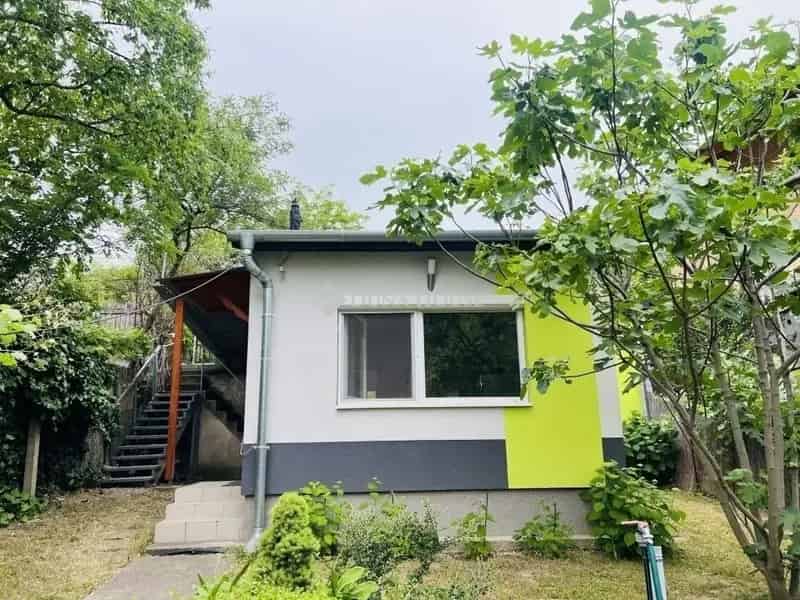 Ház Kiadó , Szigetszentmiklósi járás, Közép-Magyarország