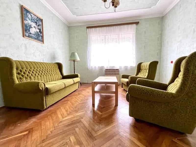 Ház Kiadó , Nagykátai járás, Közép-Magyarország