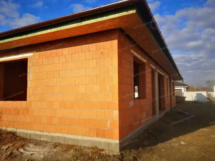 Ház Kiadó , Nyíregyháza, Alföld és Észak