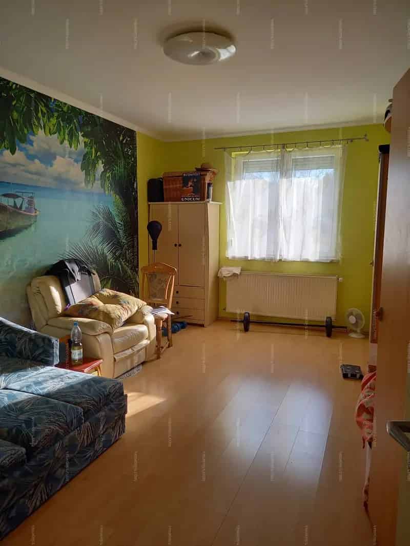 Kiváló elosztású ház, megannyi lehetőséggel Érden eladó!