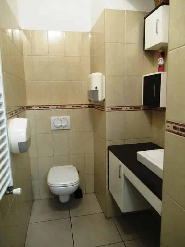 Üzleti célú Kiadó , Budapest, Közép-Magyarország
