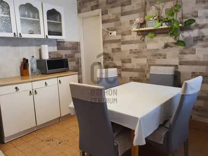 Komorói eladó családi ház, H506563