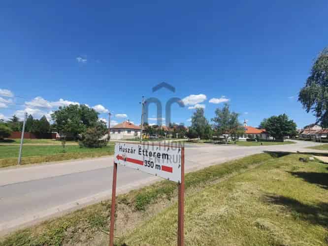 Gyöngyöshalászi eladó kereskedelmi ingatlan, UZ017181