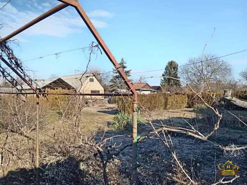 Telek Kiadó , Szigetszentmiklósi járás, Közép-Magyarország