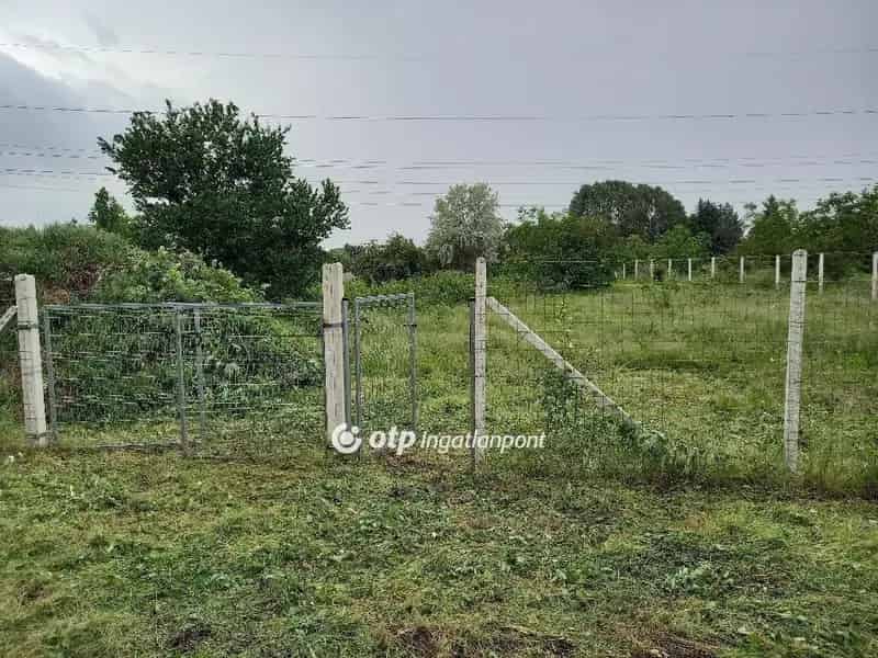 Telek Kiadó , Szigetszentmiklósi járás, Közép-Magyarország