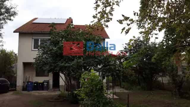 Pusztaszabolcs 230 nm-es 2 generációs családi ház eladó