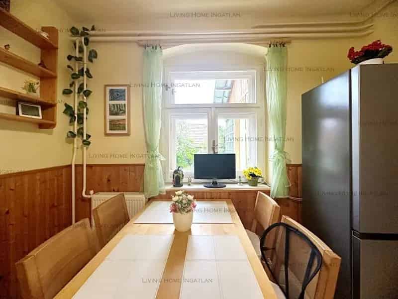 Ház Kiadó , Pilisvörösvári járás, Közép-Magyarország