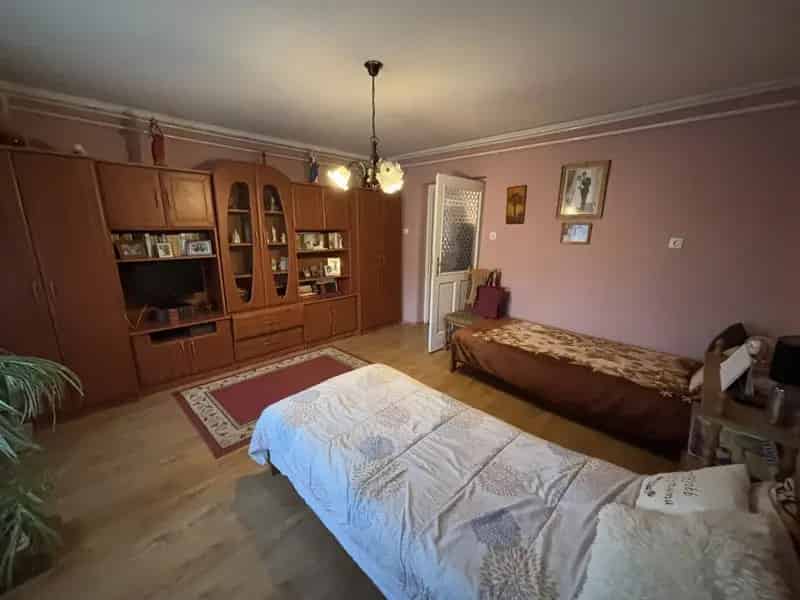 Ház Kiadó , Tiszaújvárosi járás, Alföld és Észak