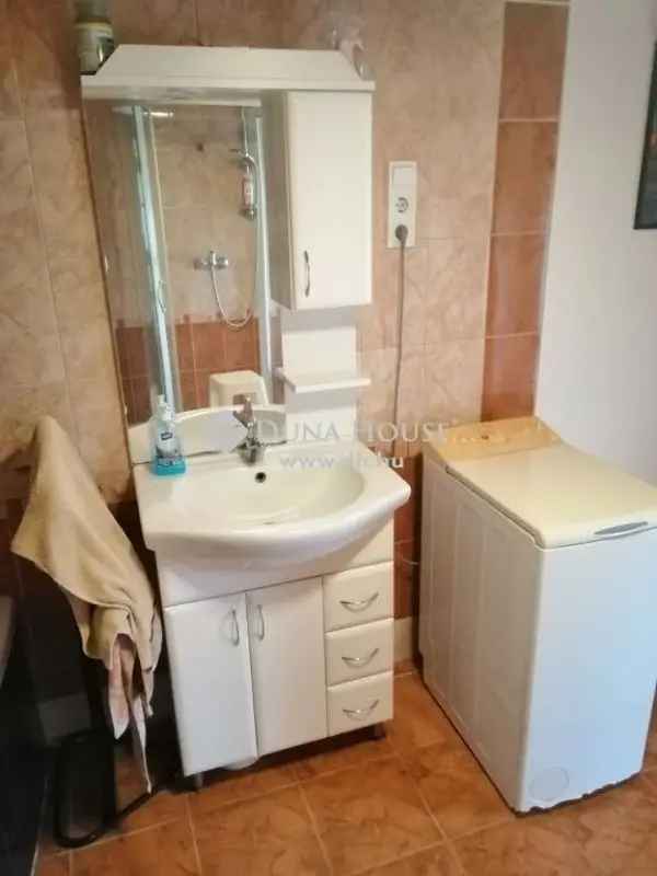 Ház Kiadó , Monori járás, Közép-Magyarország