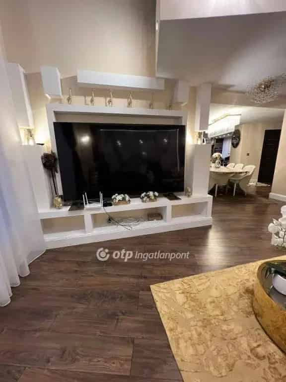 Ház Kiadó , Érdi járás, Közép-Magyarország