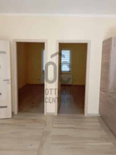 Szekszárdi kiadó újépítésű lakás, U0047975