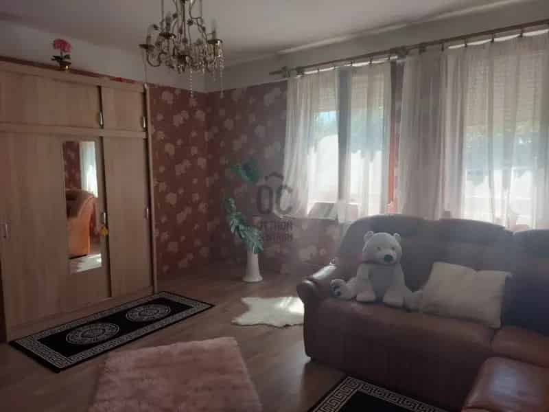 Ház Kiadó , Ceglédi járás, Közép-Magyarország
