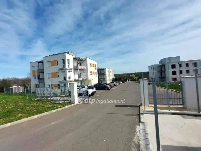 Lakás Kiadó , 9, Bajcsy-Zsilinszky utca, Pécs, Dunántúl