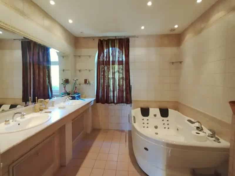 Ház Kiadó , Budapest, Közép-Magyarország