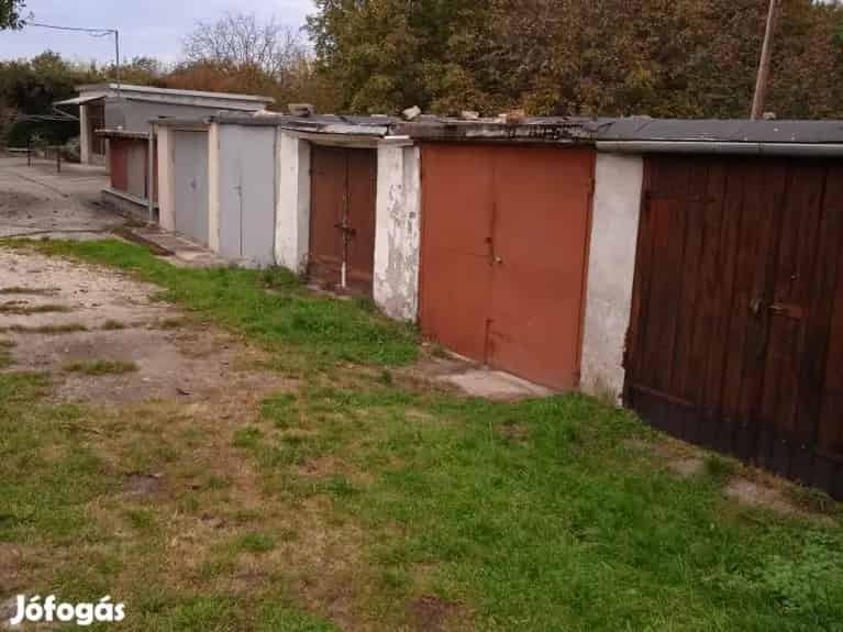 Öreghegyhez közel a Németh László utcában 14 m2-es - Székesfehérvár, Garázs - Jófogás Ingatlan