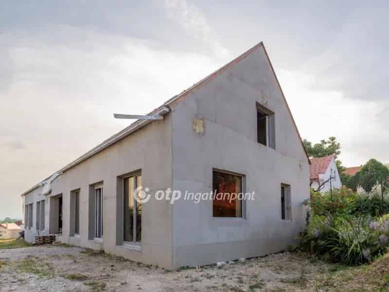 Ház Kiadó , Balatonfüredi járás, Dunántúl