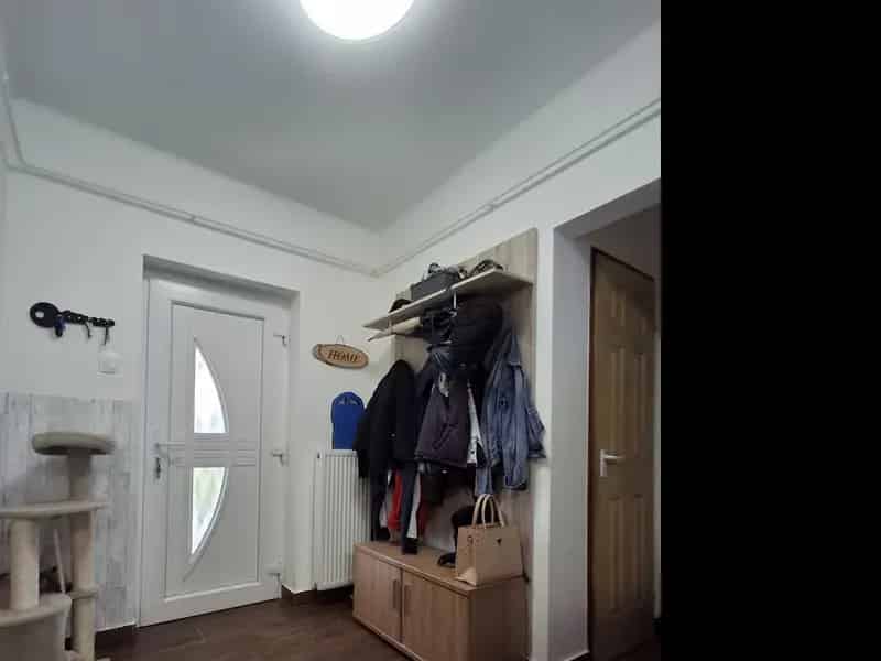 Ház Kiadó , Esztergomi járás, Dunántúl