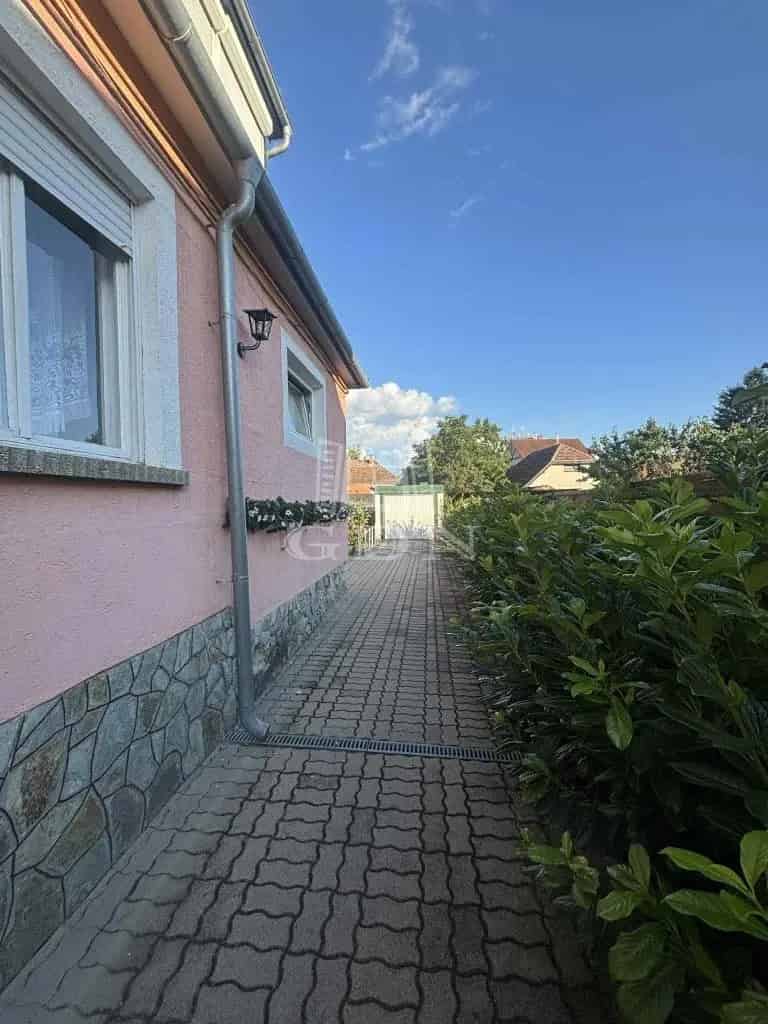 Ház Kiadó , Szombathelyi járás, Dunántúl