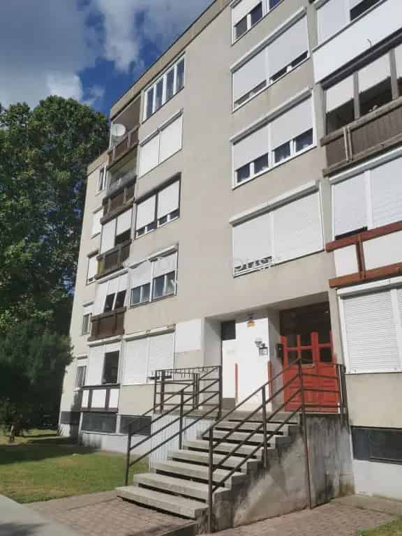 Lakás Eladó , Dombóvár, Dunántúl